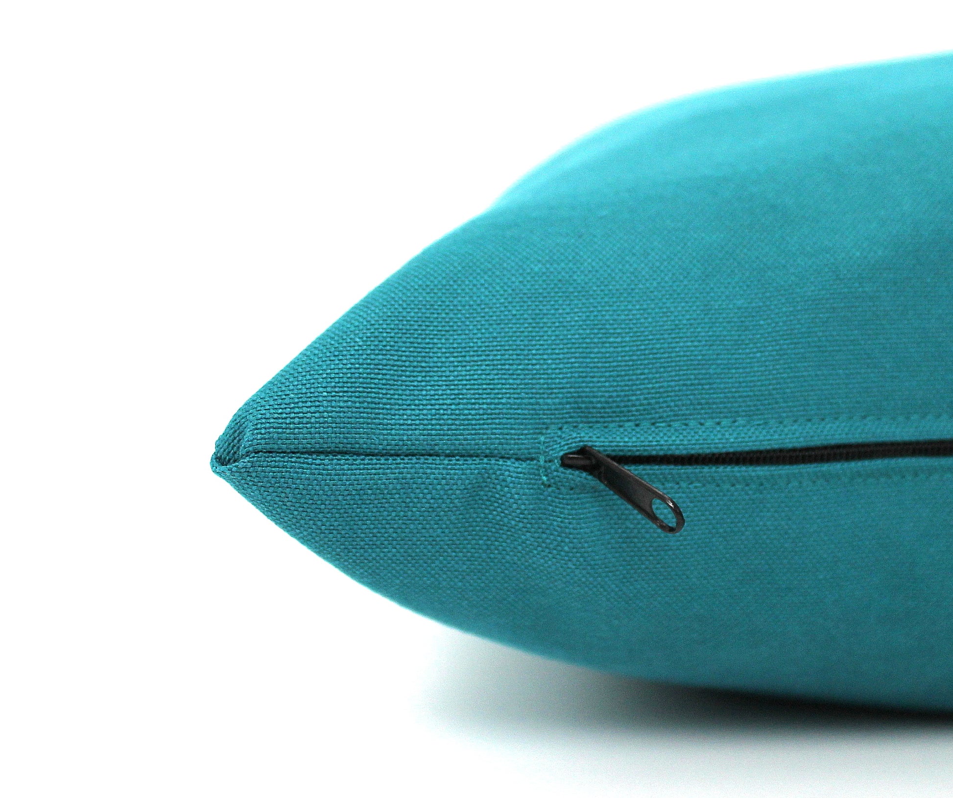 These simple modern dark teal cotton pillow covers are a great interchangeable home decor must!!